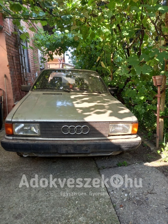 Audi801.6benzin 1981 évjárat 12 éve garázsban alt