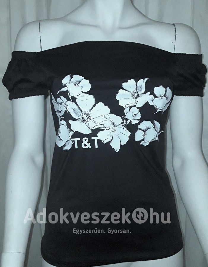 T&T márkájú, virág mintás póló
