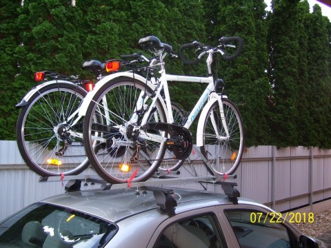 Tetőcsomagtartó kerékpár szállítóval