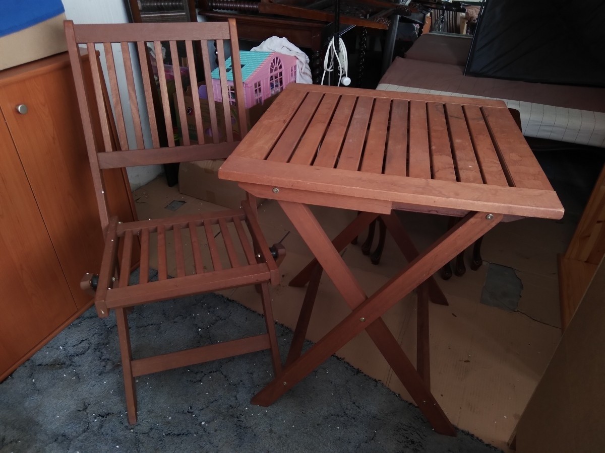 Kerti asztal 2 székkel