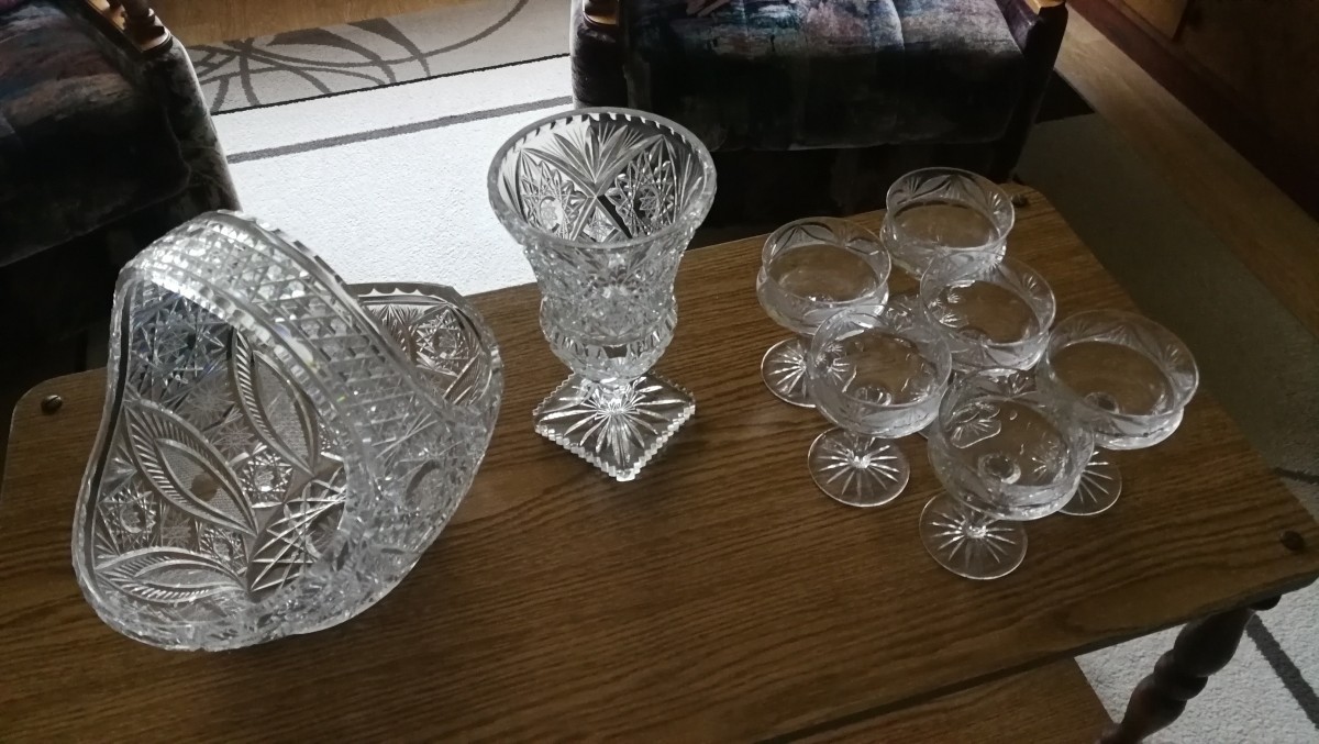 porcelán készletek, kristály pohár, váza, kosár,  üveg tortás tál
