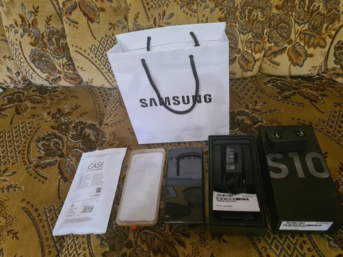 SAMSUNG Galaxy S10 (SM-G973F/DS)