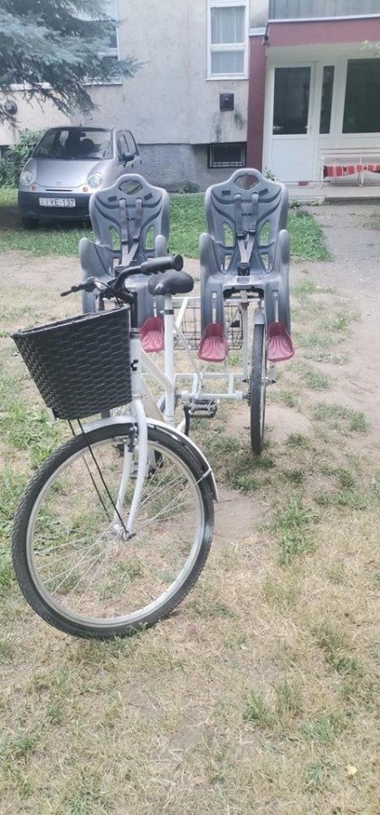 Iker szállitó tricikli