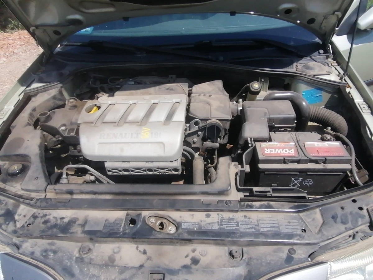 Renault Laguna II 2001" 1,8 Benzin Alkatrészei eladóak