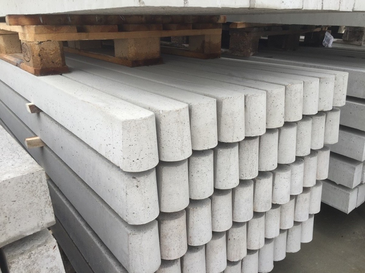 Pengés Huzal vadháló drótfonat kerítés építés kerítéselem betonoszlop