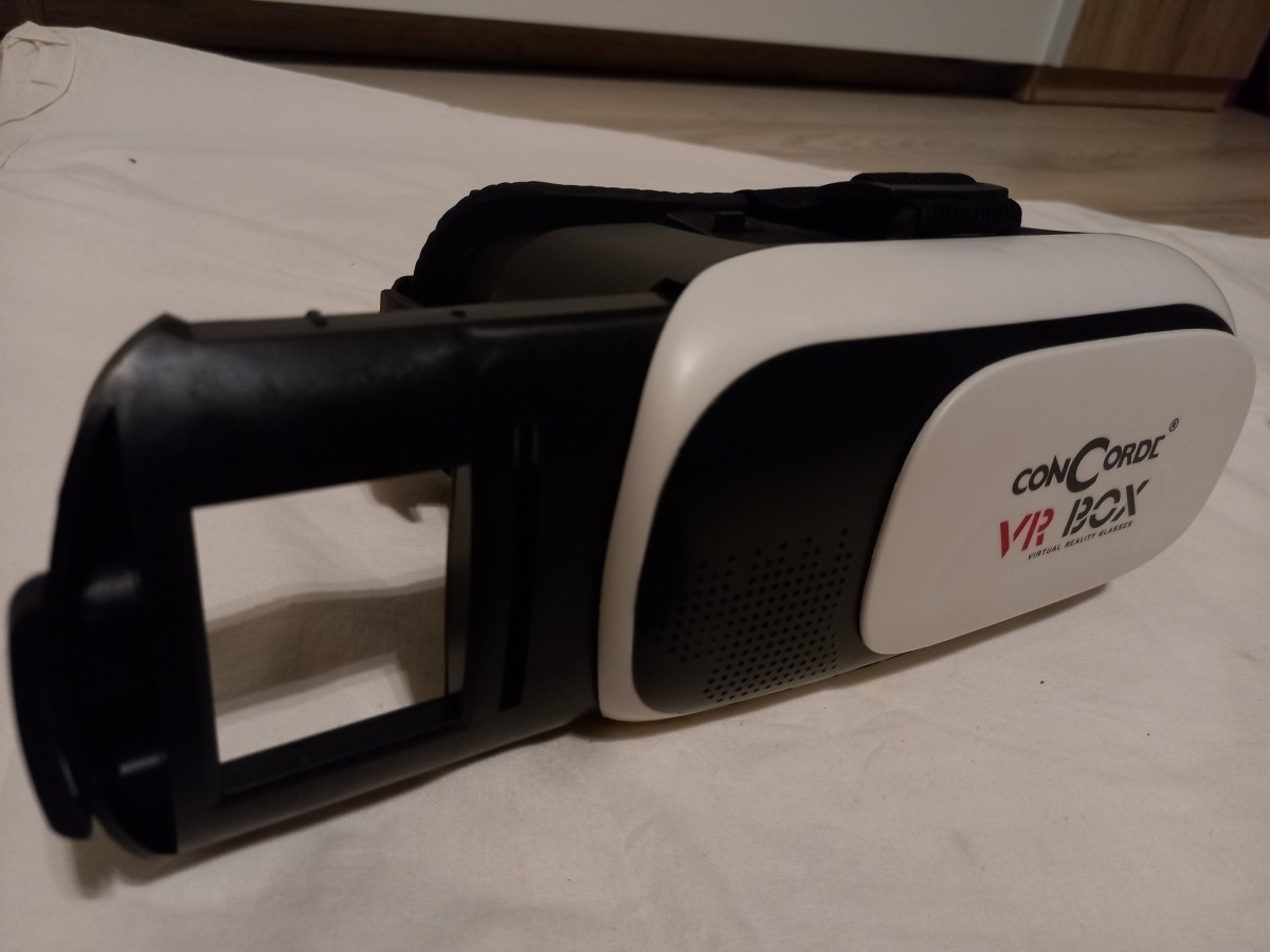 Pár alkalommal használt VR box eladó