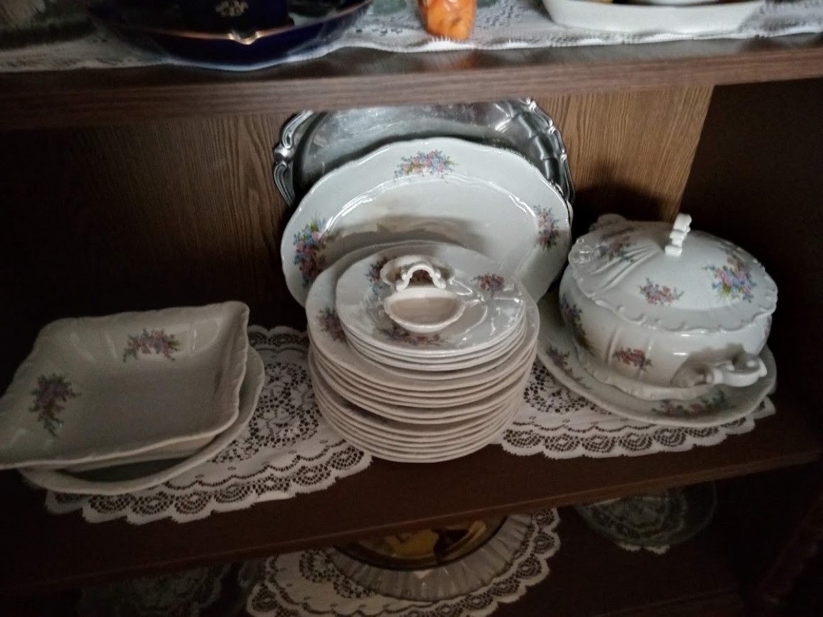 24 darabos Zsolnay porcelán étkészlet