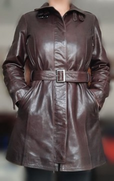 Eladó divatos barna báránybőr kabát