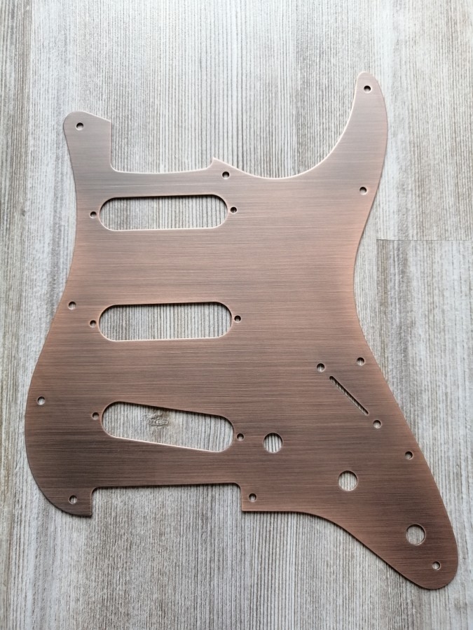 Scratch alumínium pickguard készlet Fender stratocaster típusú gitár