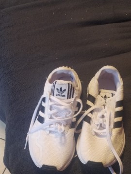 Adidas cipő fehér 38 