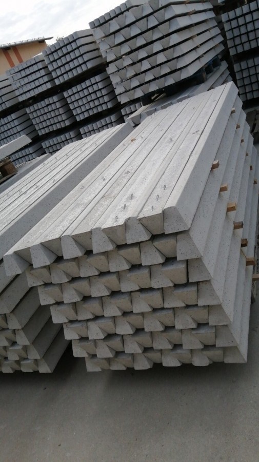 Kerítésépítés betonoszlop vadháló drótháló drótfonat tábláskerítés kerítéspanel szögesdrót tütkéshuzal oszlop huzal vaskapu kerítésháló vadkerítés