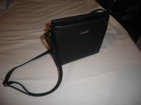 Új női táska,fekete,rostbőr.22 cm x 23 cm.Lazzarini.