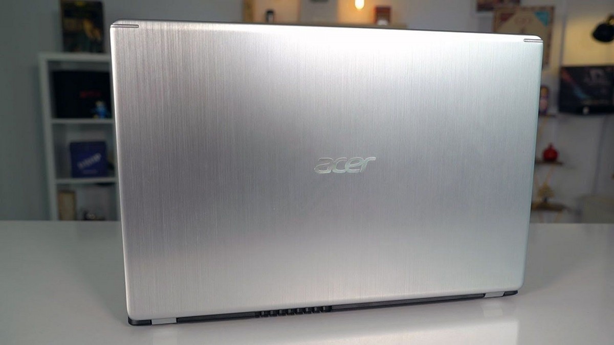 Acer Aspire 5 11.generációs Full HD IPS LED Laptop dobozában