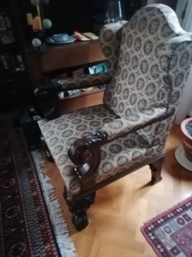 Elegáns,nagyméretü barokk fotel.