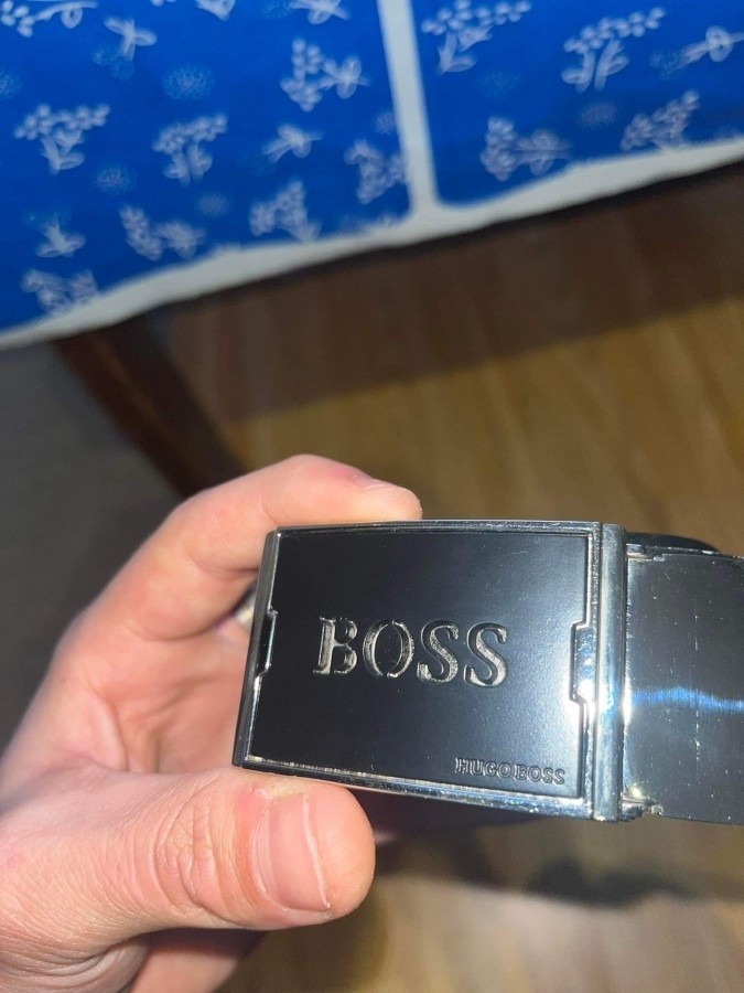 Hugo Boss öv