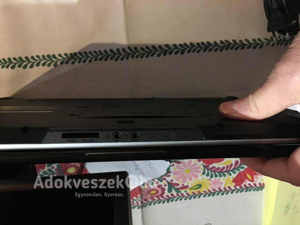 Eladó egy Dell Inspiron 1545-ös videokártya hibás laptop