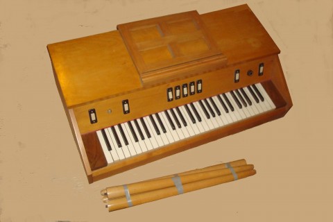 Klaviatúra amatőr elektronikus hangszerhez