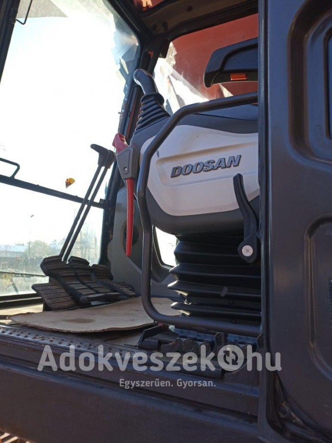 Backhoe loader Doosan DX340LC-5