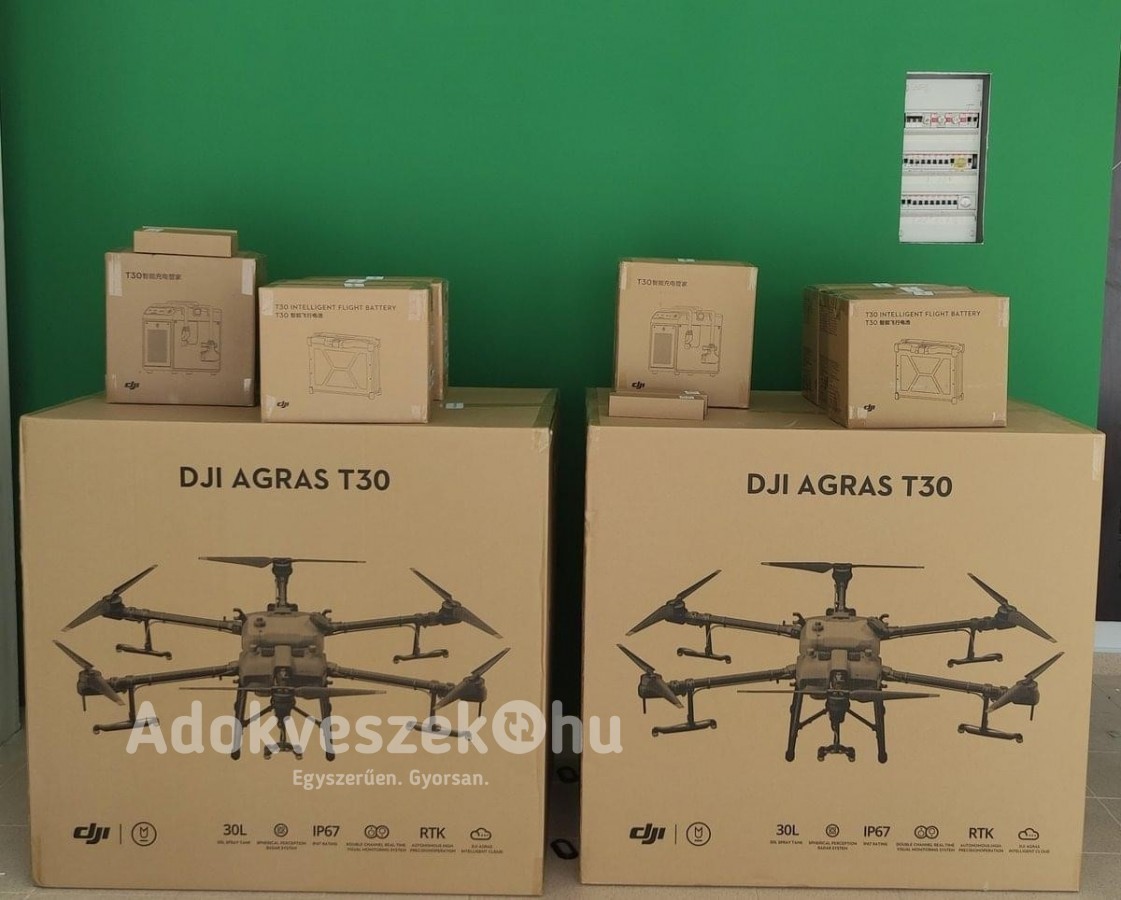 Agras T30 Combo mezőgazdasági drón 3 akkumulátorral és töltővel.