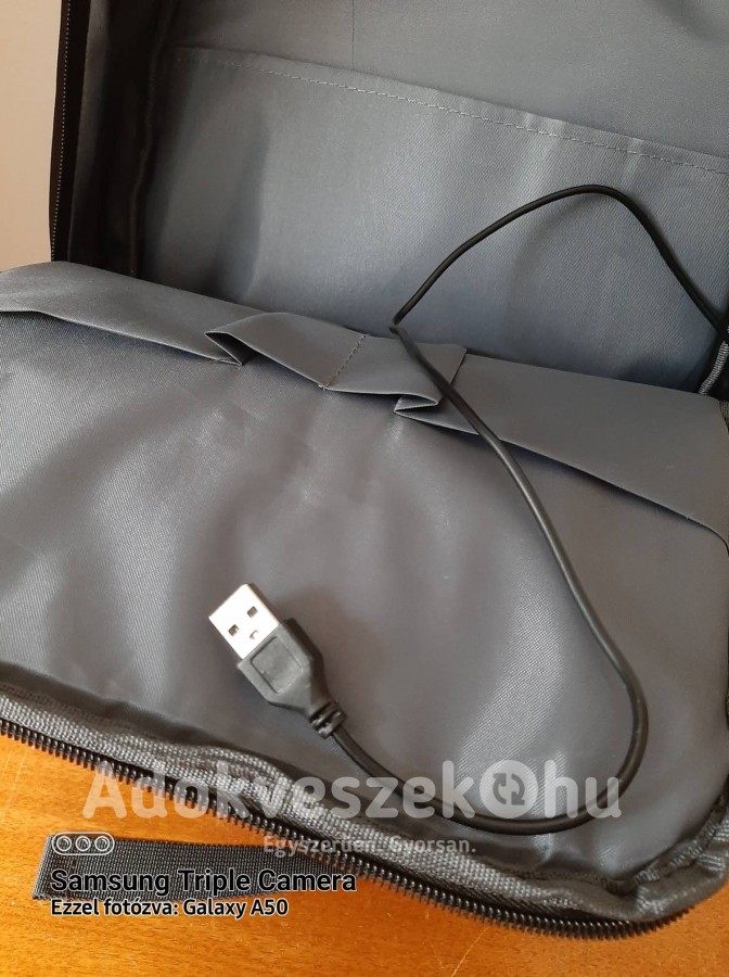 USB töltő kábeles hátizsák