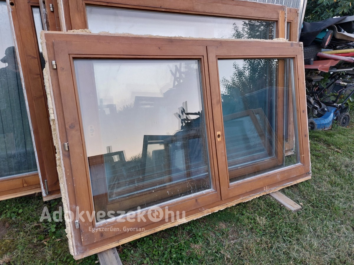 182 x 110 cm bukó-nyíló fa hőszigetelt ablak képen látható állapotba 2 réteg üveggel eladó elcserélhető ár;55 ezer ft .
