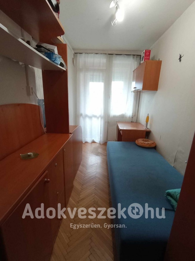 Miskolcon a Győri kapuban, 2,5 szobás, panelprogramos, alacsony rezsijű lakás eladó!