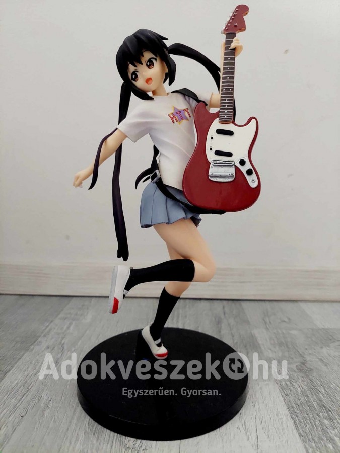 Eladó a képen látható eredeti Azusa Nakano Premium anime figura