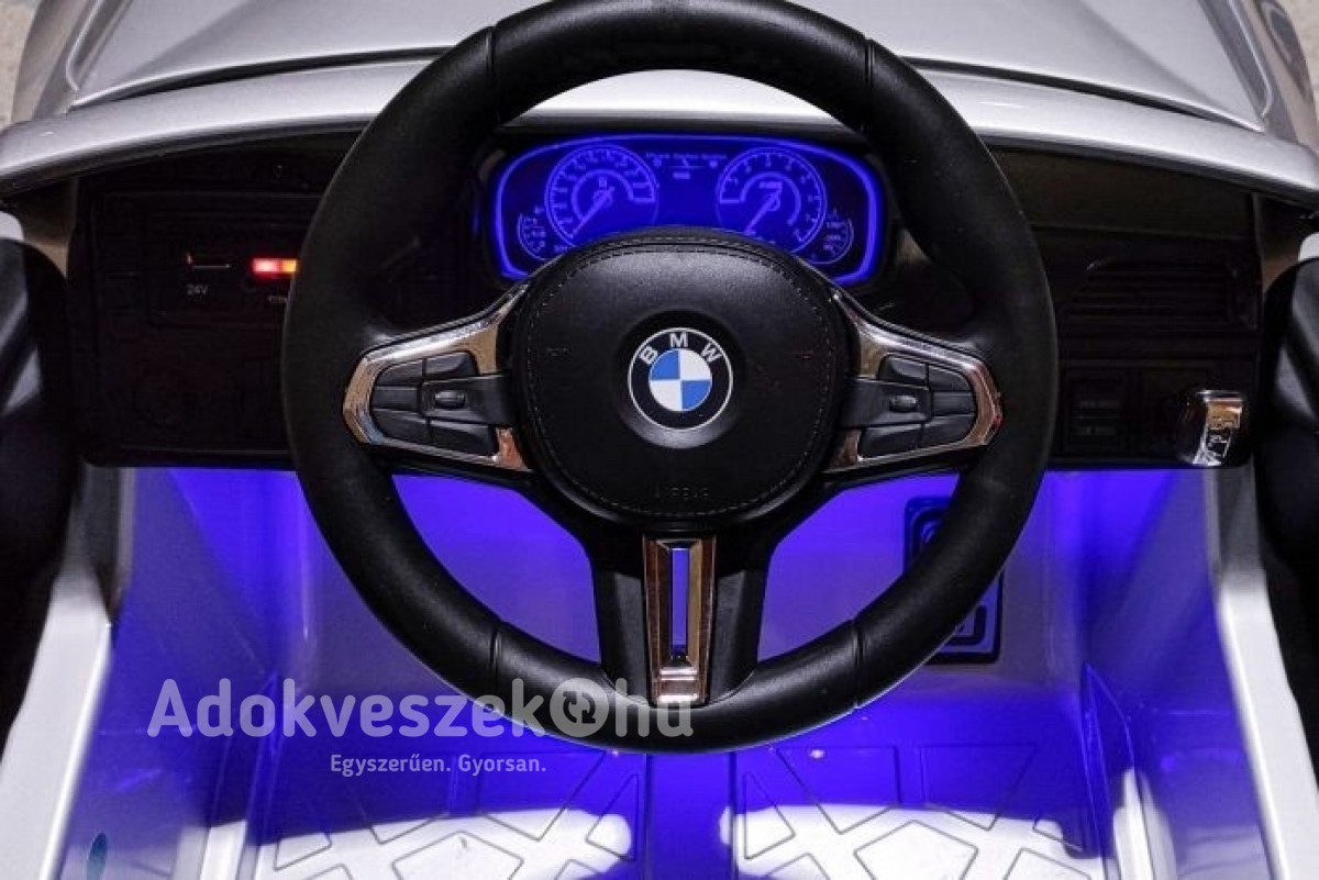 BMW M5 EZÜST LAKKOZOTT Elektromos kisautó