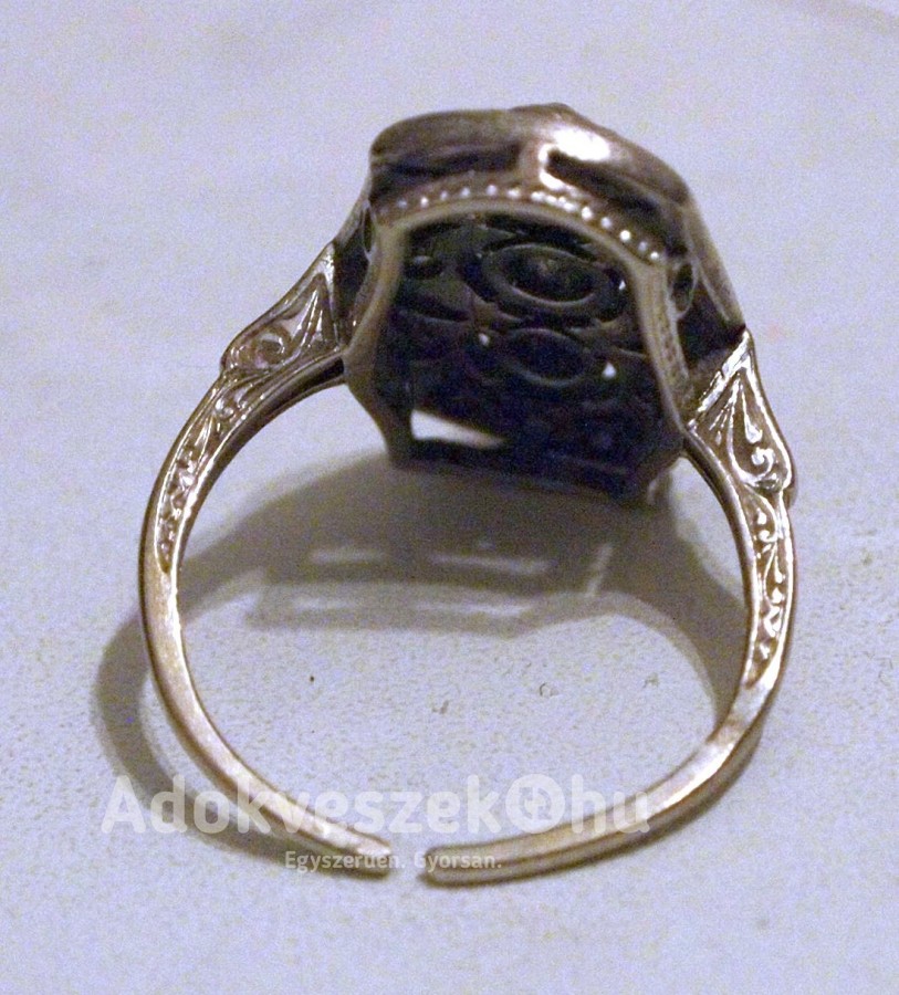 Gyémántköves antik fehérarany gyűrű
