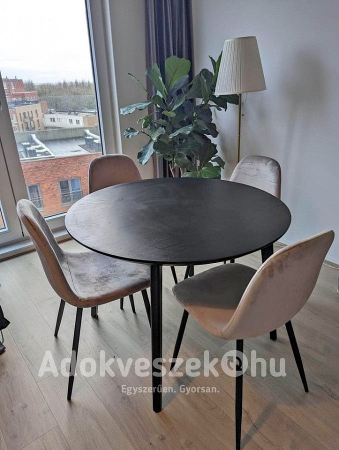 Asztal + 4 szék