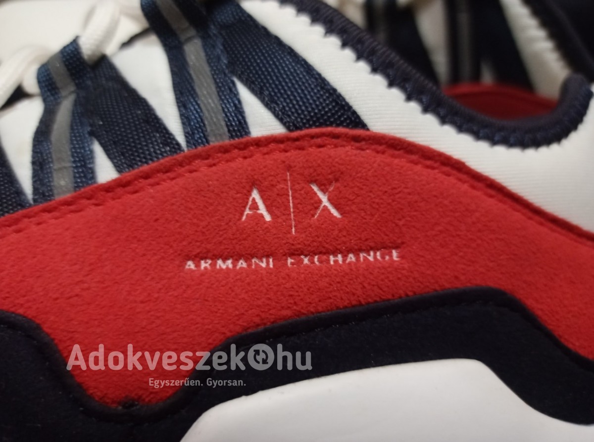 Armani Exchange sportcipő eladó.