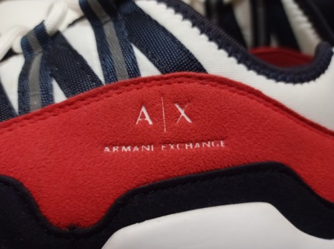 Armani Exchange sportcipő eladó.