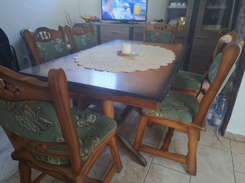 Étkező asztal 6 db székkel