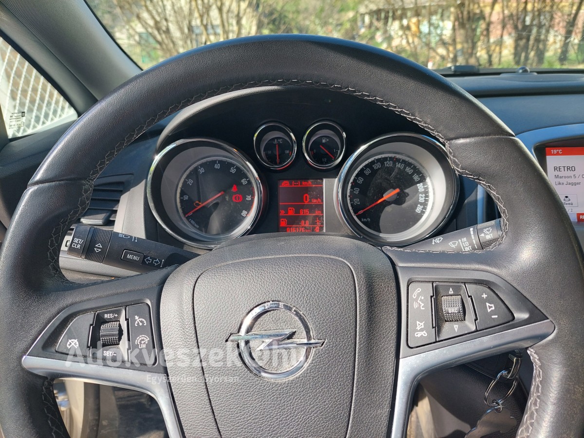 Opel J Astra 2019. szedan évjárat