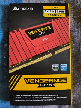 Crosair Vengeance DDR4 2X16GB (32GB) 2666MHz Memória (Ram)