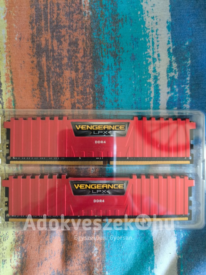 Crosair Vengeance DDR4 2X16GB (32GB) 2666MHz Memória (Ram)