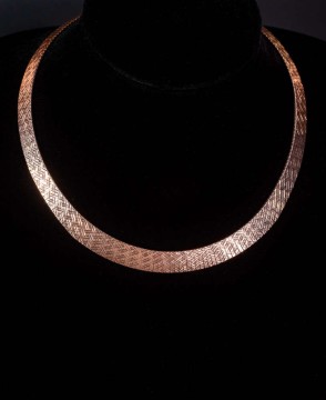Bronz bevonatú önmagában mintás ezüst nyakék