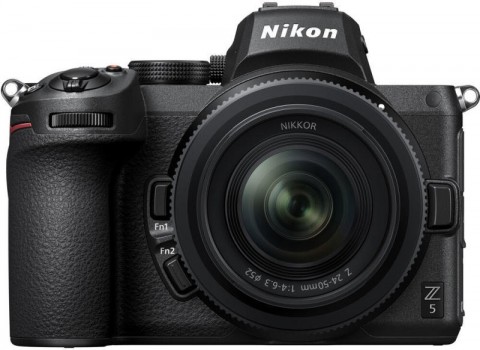 Nikon Z5 + 24-50mm (VOA040K001)